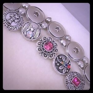 Snap Bracelet with 5 Snap slots and charms